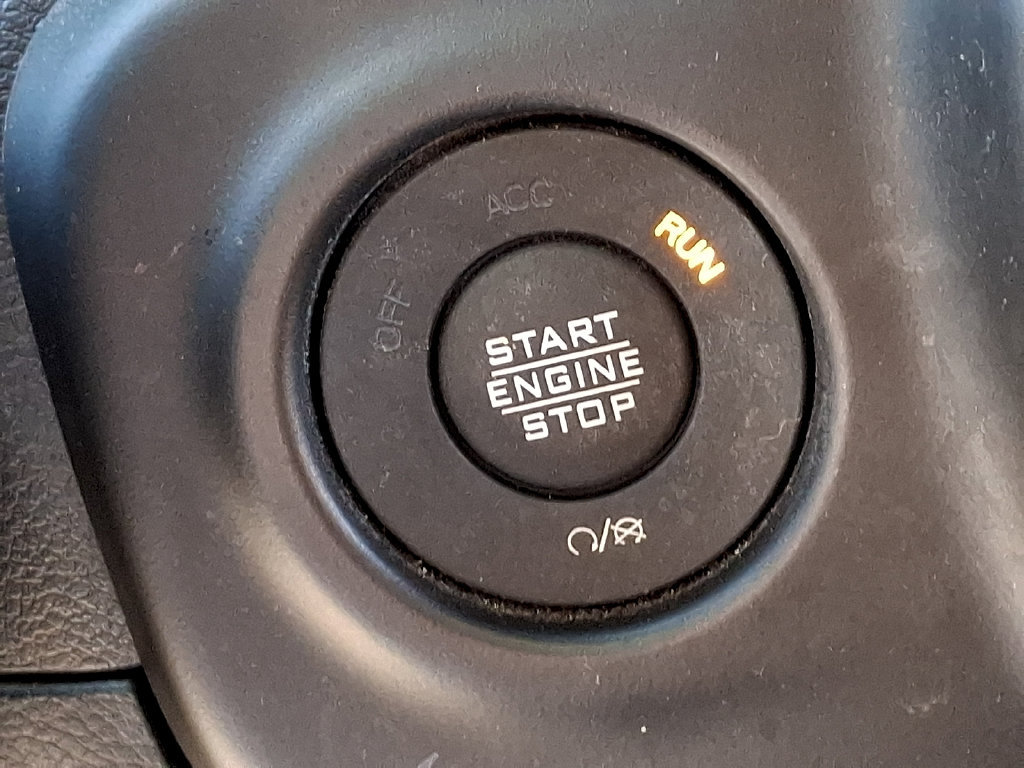 Used 2022 Jeep Wrangler Unlimited Sahara w/ Cold Weather Group AWD/4WD image 23