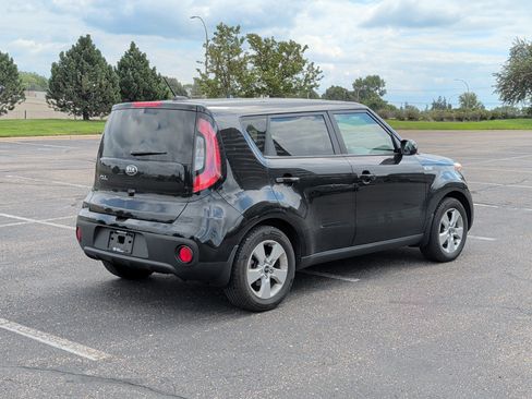 Used 2019 Kia Soul FWD image 4