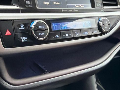 Used 2018 Toyota Highlander Limited image 30