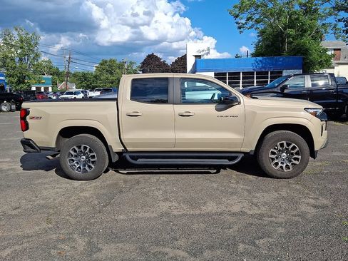 Used 2023 Chevrolet Colorado Z71 w/ Z71 Convenience Package 2 AWD/4WD image 9