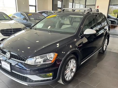Used 2017 Volkswagen Golf Alltrack SE AWD/4WD image 1