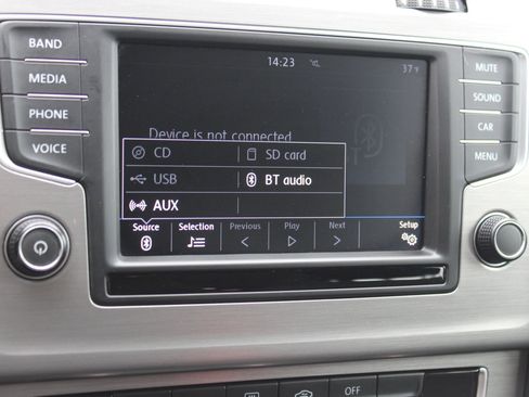 Used 2017 Volkswagen Golf Wolfsburg Edition image 33