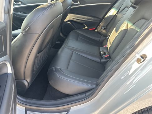 Used 2025 Genesis G70 2.5T RWD image 20