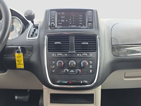 Used 2017 Dodge Grand Caravan SE w/ Power Window Group FWD image 14