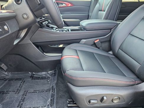 New 2026 Chevrolet Traverse RS FWD image 18