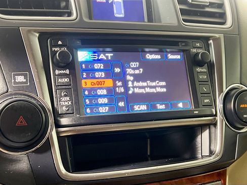 Used 2013 Toyota Highlander Limited image 28