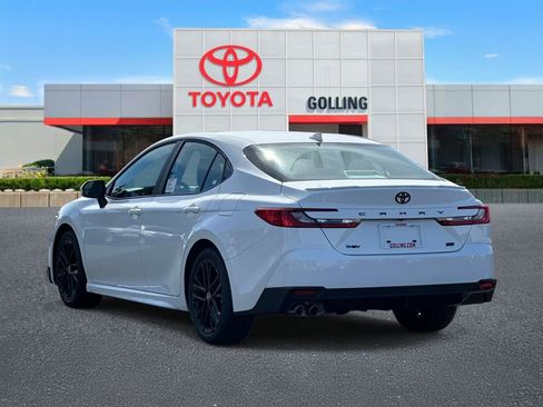New 2026 Toyota Camry SE FWD image 4