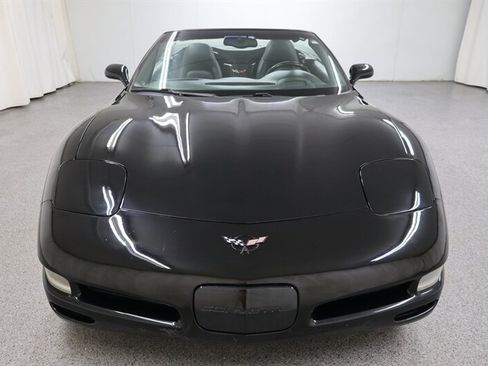 Used 2001 Chevrolet Corvette Convertible w/ Preferred Equipment Group2 RWD image 2