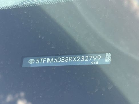 Used 2024 Toyota Tundra Limited image 25