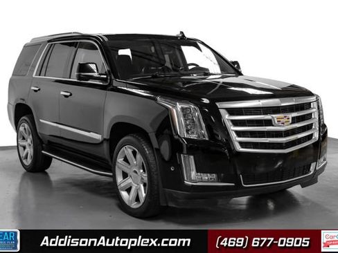 Used 2018 Cadillac Escalade Luxury image 2