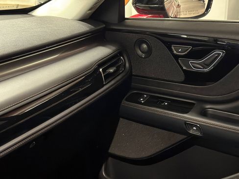 New 2026 Lincoln Aviator AWD image 33