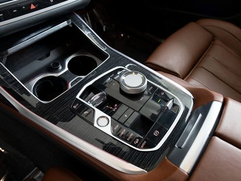 Certified 2025 BMW X7 M60i image 22