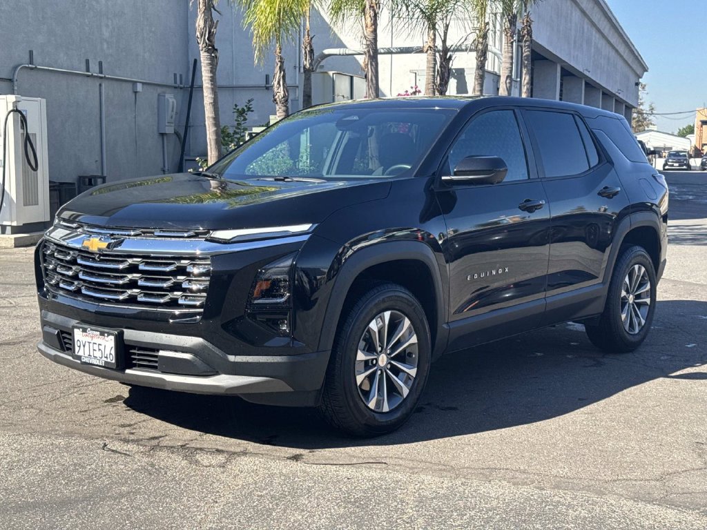 Used 2026 Chevrolet Equinox LT w/ Safety and Technology Package FWD image 5