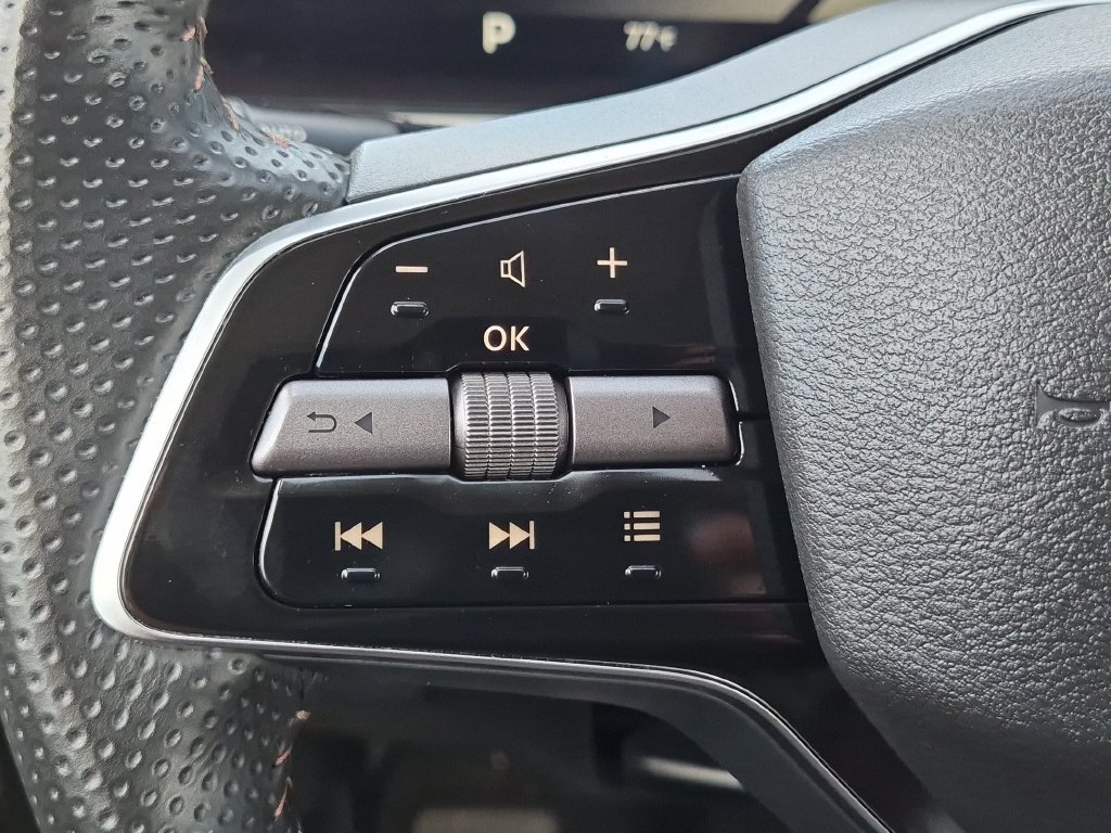 Used 2024 Nissan Ariya FWD image 21