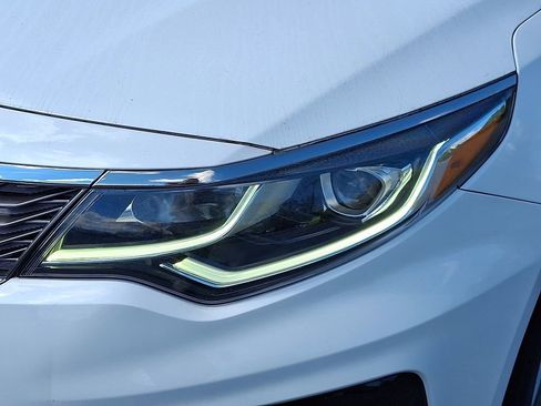 Used 2020 Kia Optima LX image 9