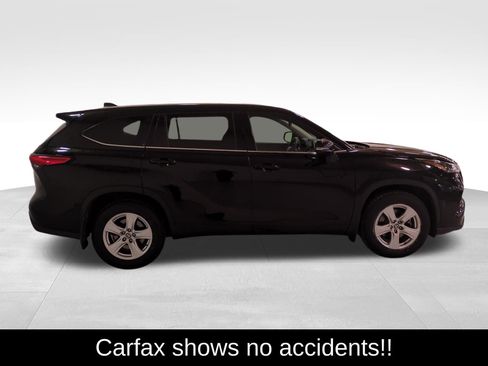 Used 2022 Toyota Highlander L image 2