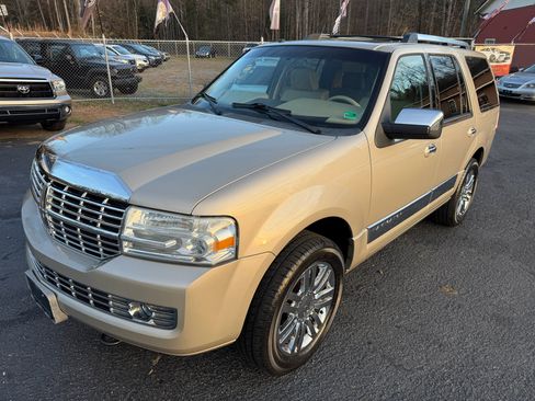 Used 2008 Lincoln Navigator 4WD image 3