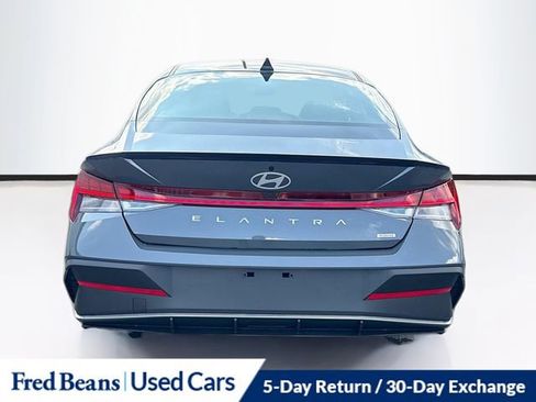 Used 2025 Hyundai Elantra SEL image 6