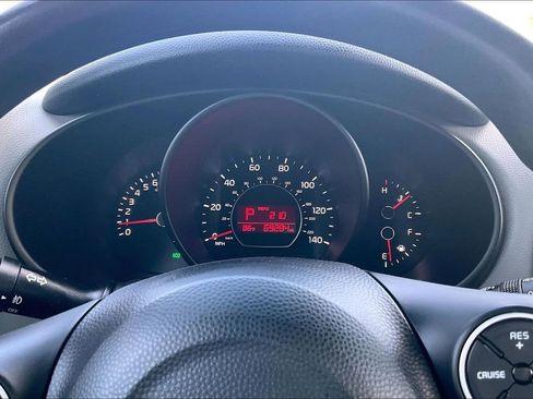Used 2016 Kia Soul + FWD image 20