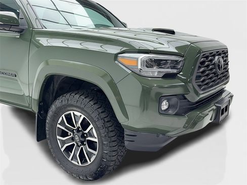 Used 2021 Toyota Tacoma TRD Sport image 3