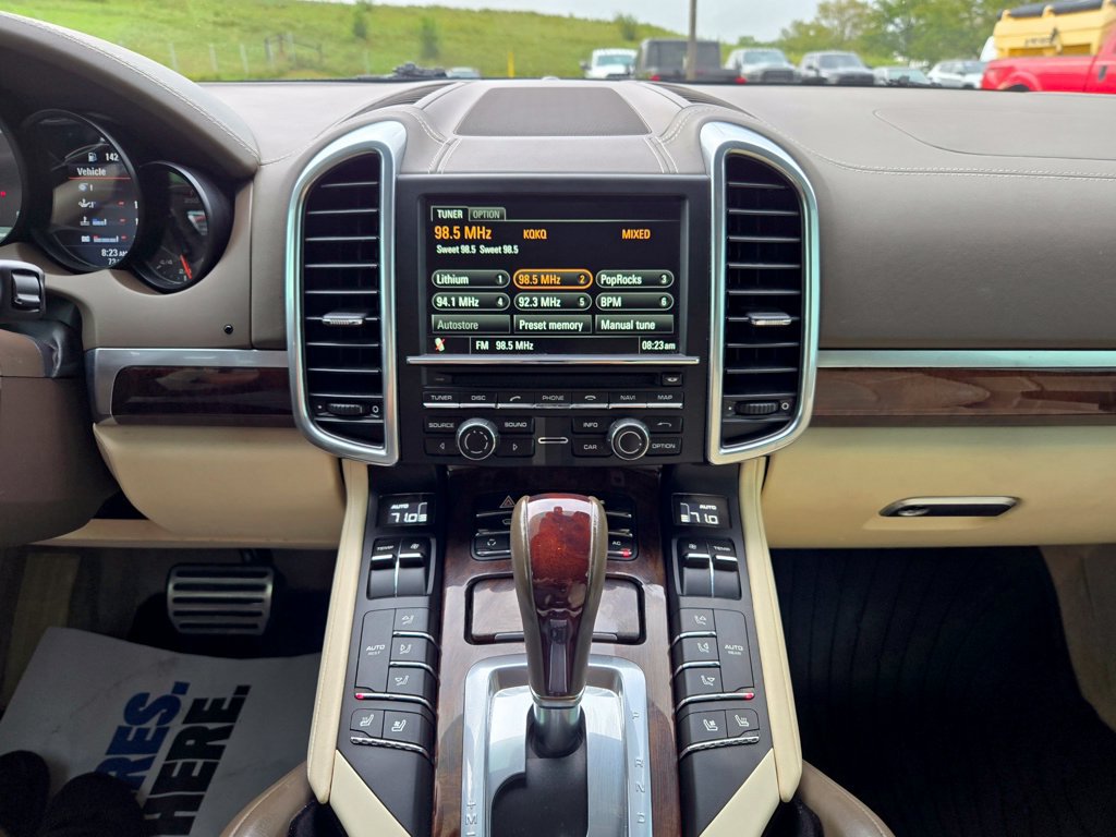 Used 2011 Porsche Cayenne Turbo AWD/4WD image 22
