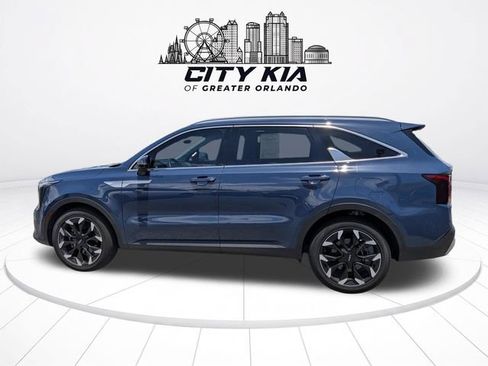 Used 2025 Kia Sorento EX w/ Panoramic Sunroof Package FWD image 2