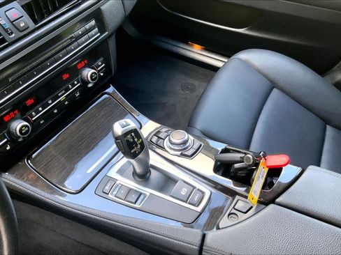 Used 2013 BMW 528i Sedan RWD image 16