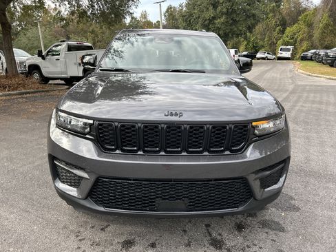 New 2025 Jeep Grand Cherokee Altitude image 2
