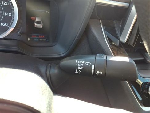 Used 2020 Toyota Corolla LE image 19