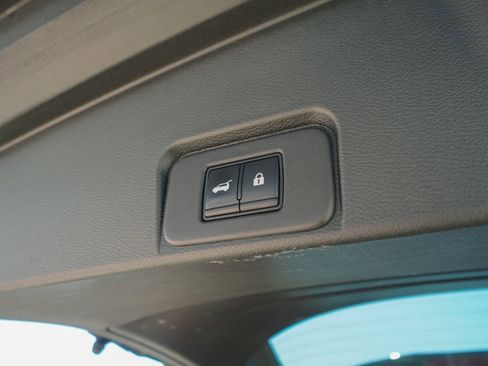 Used 2021 Nissan Rogue SL image 32