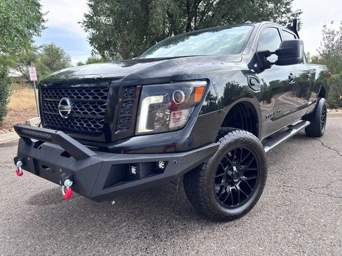 Used 2018 Nissan Titan SV w/ SV Convenience Package AWD/4WD image 2