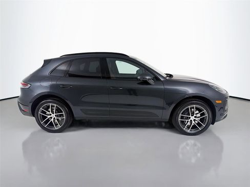 Used 2026 Porsche Macan AWD/4WD image 29