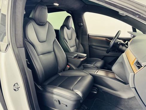 Used 2021 Tesla Model X Long Range image 24