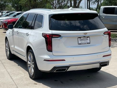 Used 2024 Cadillac XT6 Premium Luxury w/ Technology Package FWD image 5