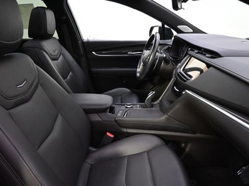 Certified 2023 Cadillac XT5 Sportv w/ Technology Package image 16