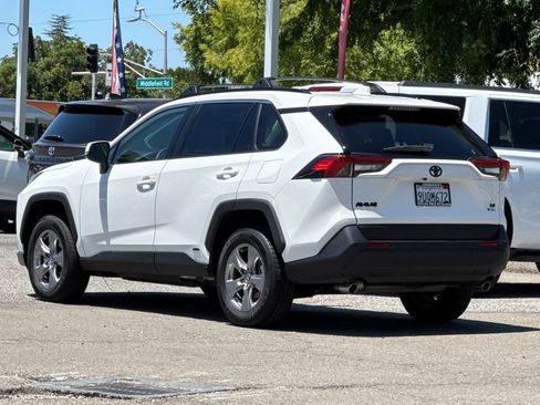 Certified 2025 Toyota RAV4 LE AWD/4WD image 5