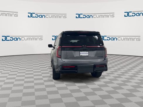 Used 2025 Nissan Armada PRO-4X AWD/4WD image 7