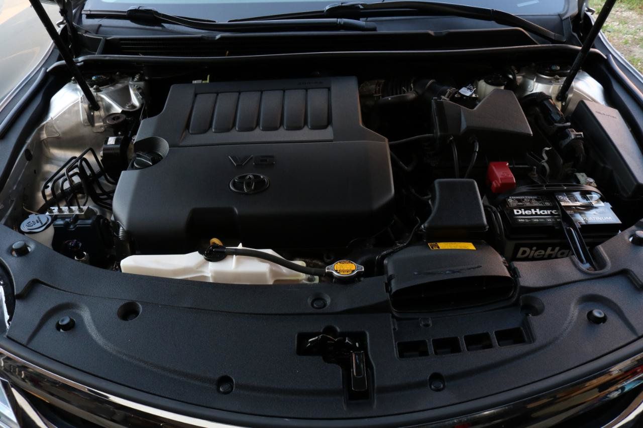 Used 2013 Toyota Avalon Limited FWD image 40