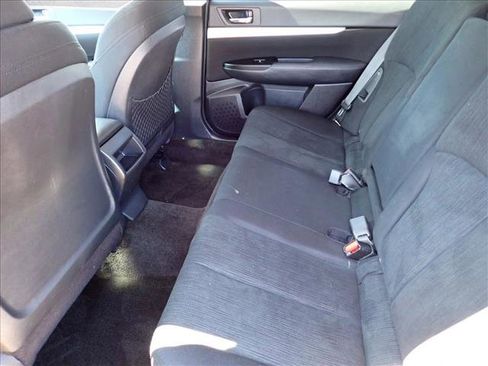 Used 2013 Subaru Outback 2.5i Premium w/ All-Weather Pkg AWD/4WD image 9
