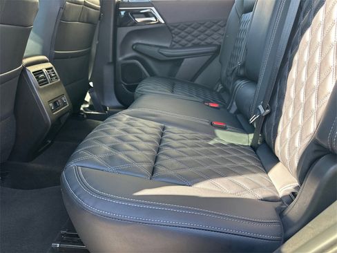 Used 2024 Mitsubishi Outlander SEL image 21