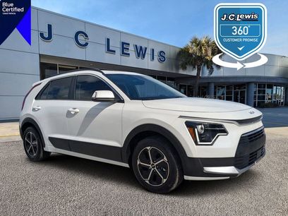Used 2025 Kia Niro EX
