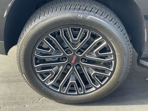 New 2026 GMC Yukon XL Elevation image 30