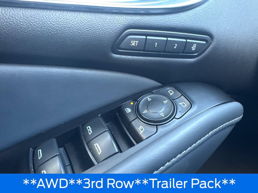 Used 2023 Buick Enclave Premium AWD/4WD image 24