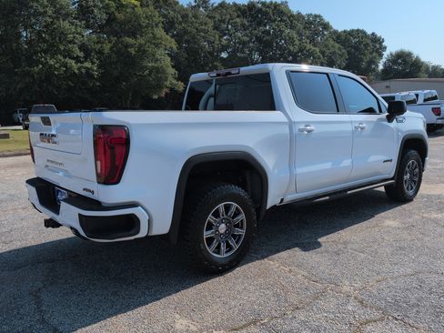 Used 2021 GMC Sierra 1500 AT4 w/ AT4 Premium Package AWD/4WD image 3