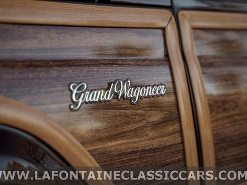 Used 1991 Jeep Grand Wagoneer Base image 22