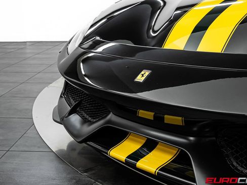 Used 2020 Ferrari 488 Pista Coupe RWD image 13