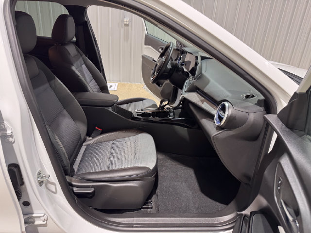 Used 2025 Chevrolet Trax LT w/ LT Convenience Package FWD image 23