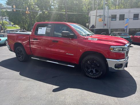 Used 2025 RAM 1500 Big Horn AWD/4WD image 3