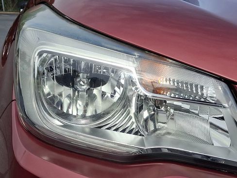 Used 2017 Subaru Forester 2.5i Premium w/ All-Weather Package AWD/4WD image 9