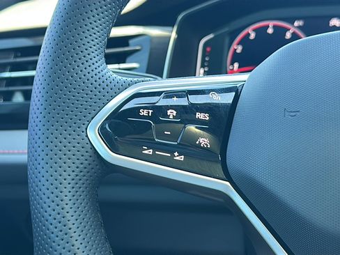 Used 2025 Volkswagen Jetta GLI Autobahn FWD image 27